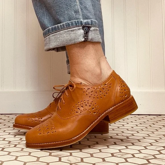 ELF Heartbreak Leather Oxfords size 8
Never worn - Picture 7 of 15